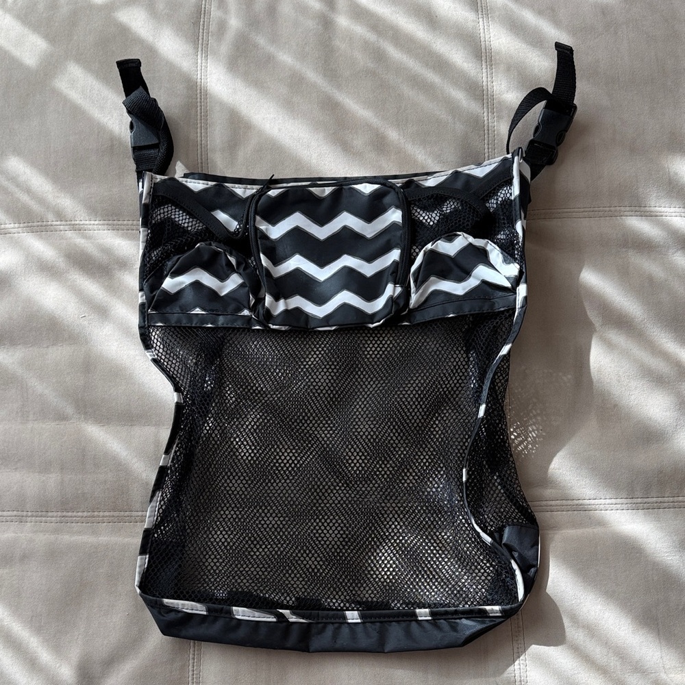 ThirtyOne On a Stroll Chevron Black and White Mesh Stroller Bag